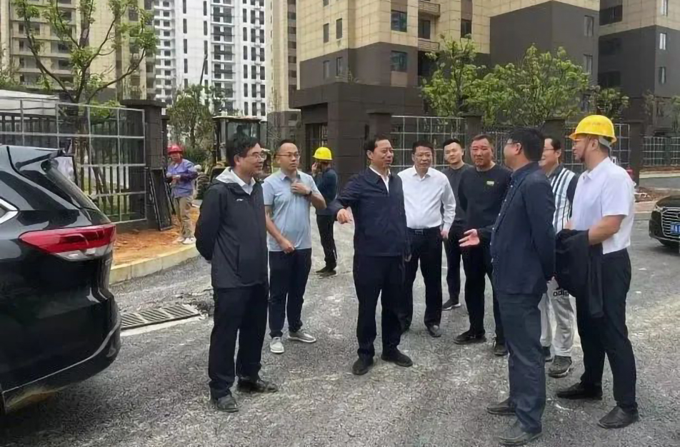 萬義輝到秦坊安置房、杭州路項(xiàng)目調(diào)研