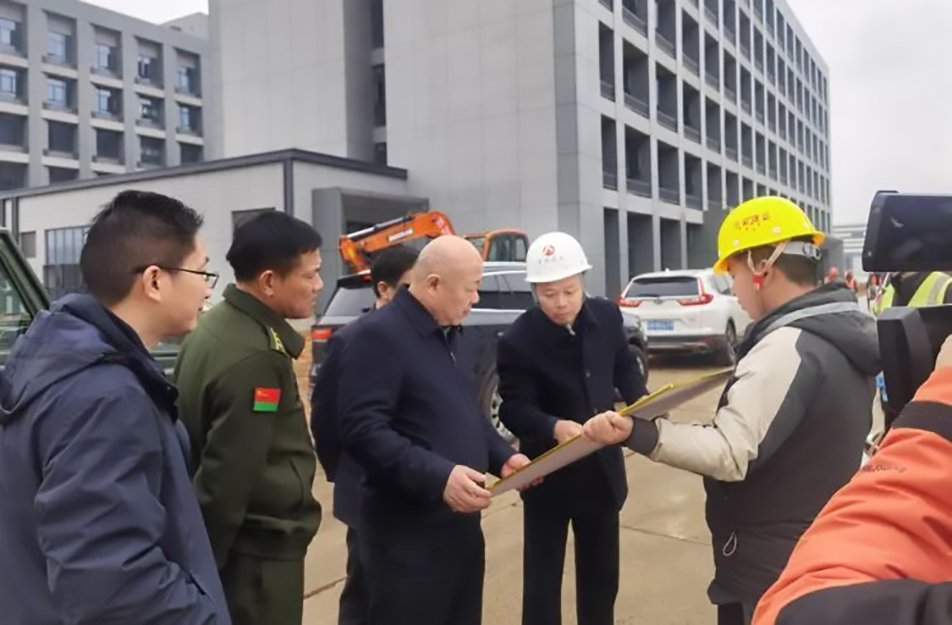 新建區(qū)人大常委會(huì)黨組書記、主任錢和平來(lái)到市政綠色建材科技產(chǎn)業(yè)園項(xiàng)目調(diào)研